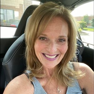 Meet your Posher, Carolyn